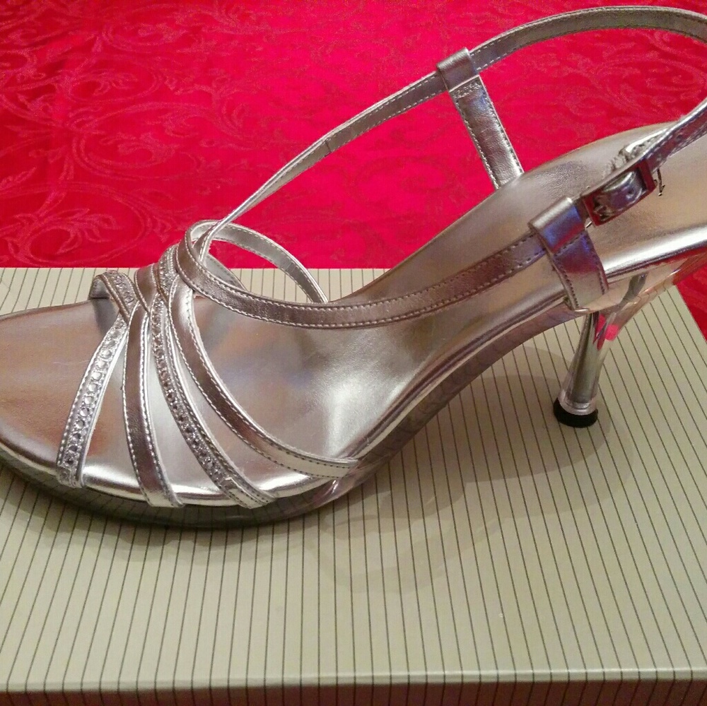 Jacqueline Ferrar  heels